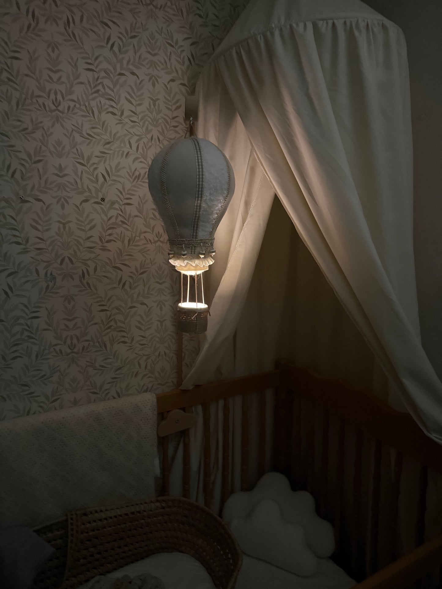 Hot air balloon night light. Nursery and children’s decor