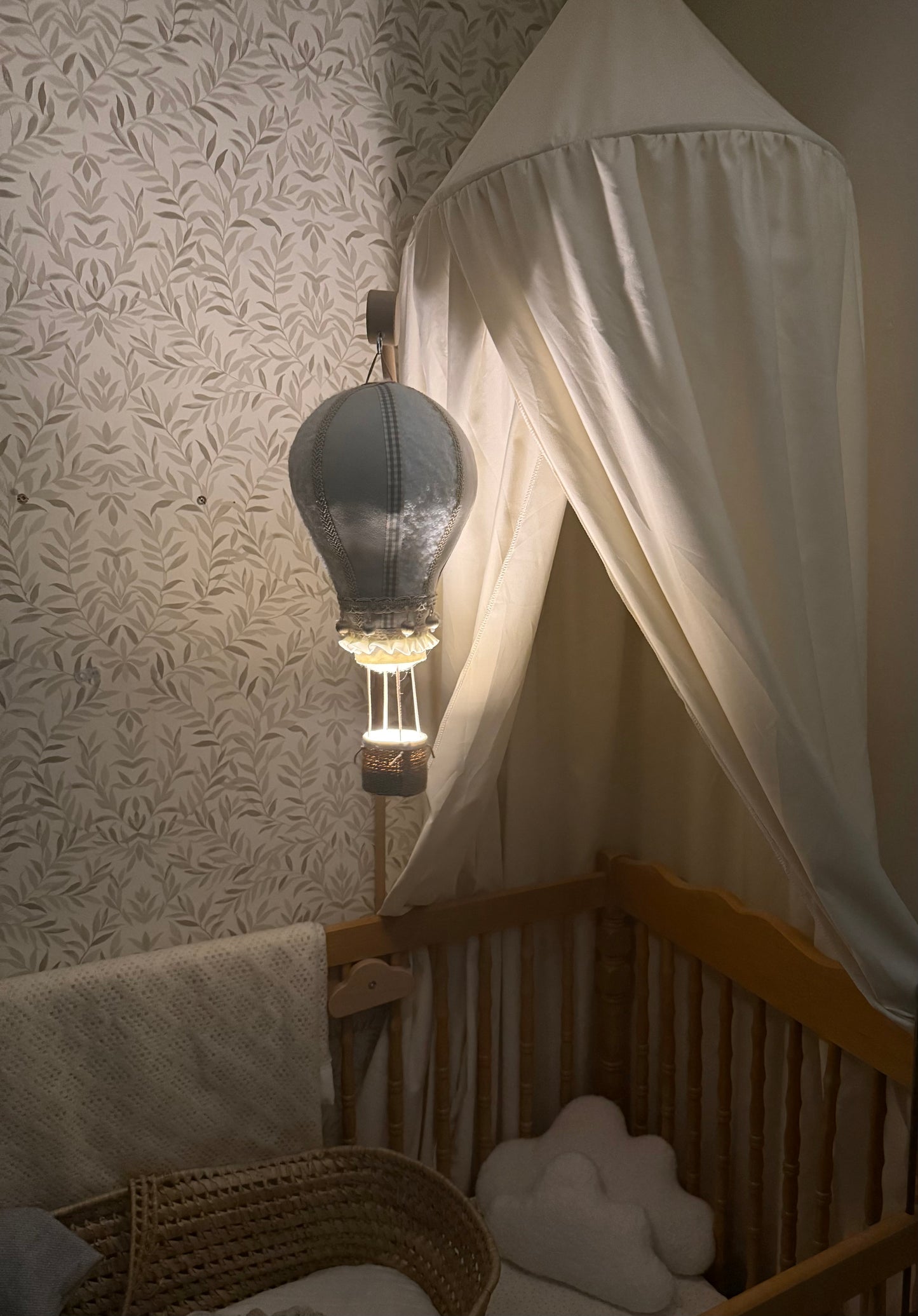 Hot air balloon night light. Nursery and children’s decor