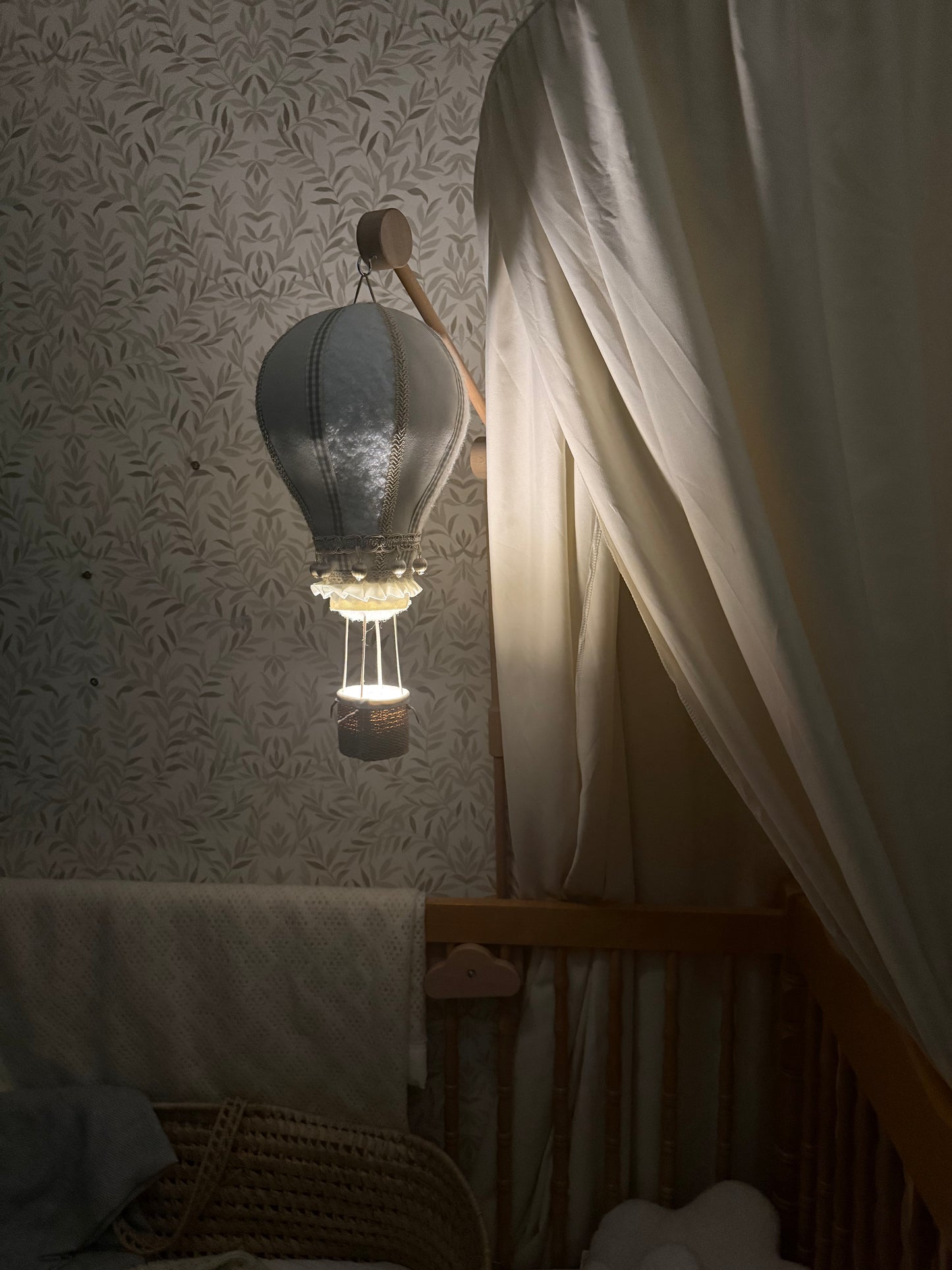 Hot air balloon night light. Nursery and children’s decor