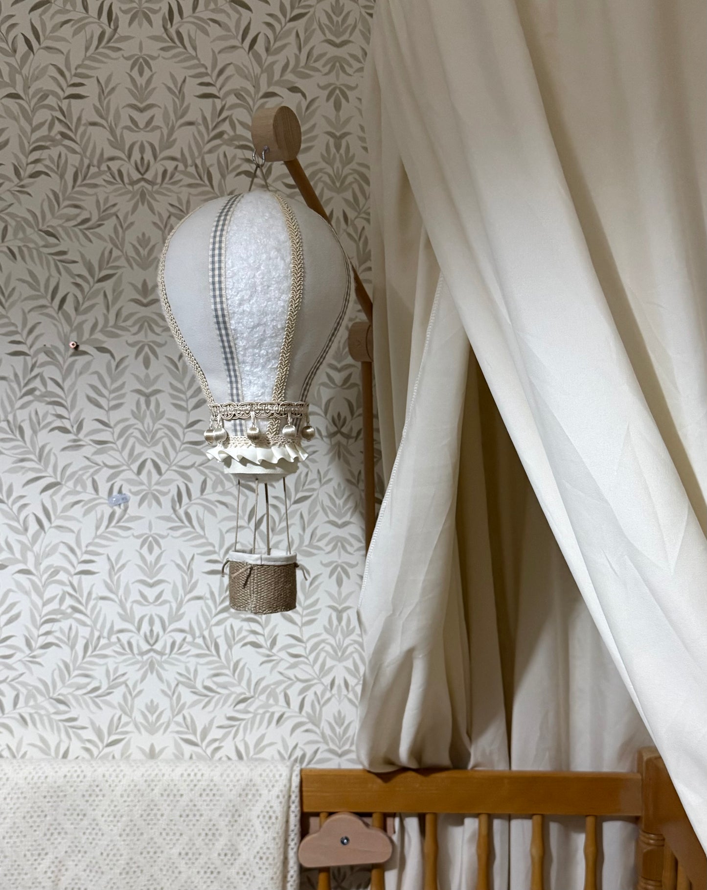 Hot air balloon night light. Nursery and children’s decor