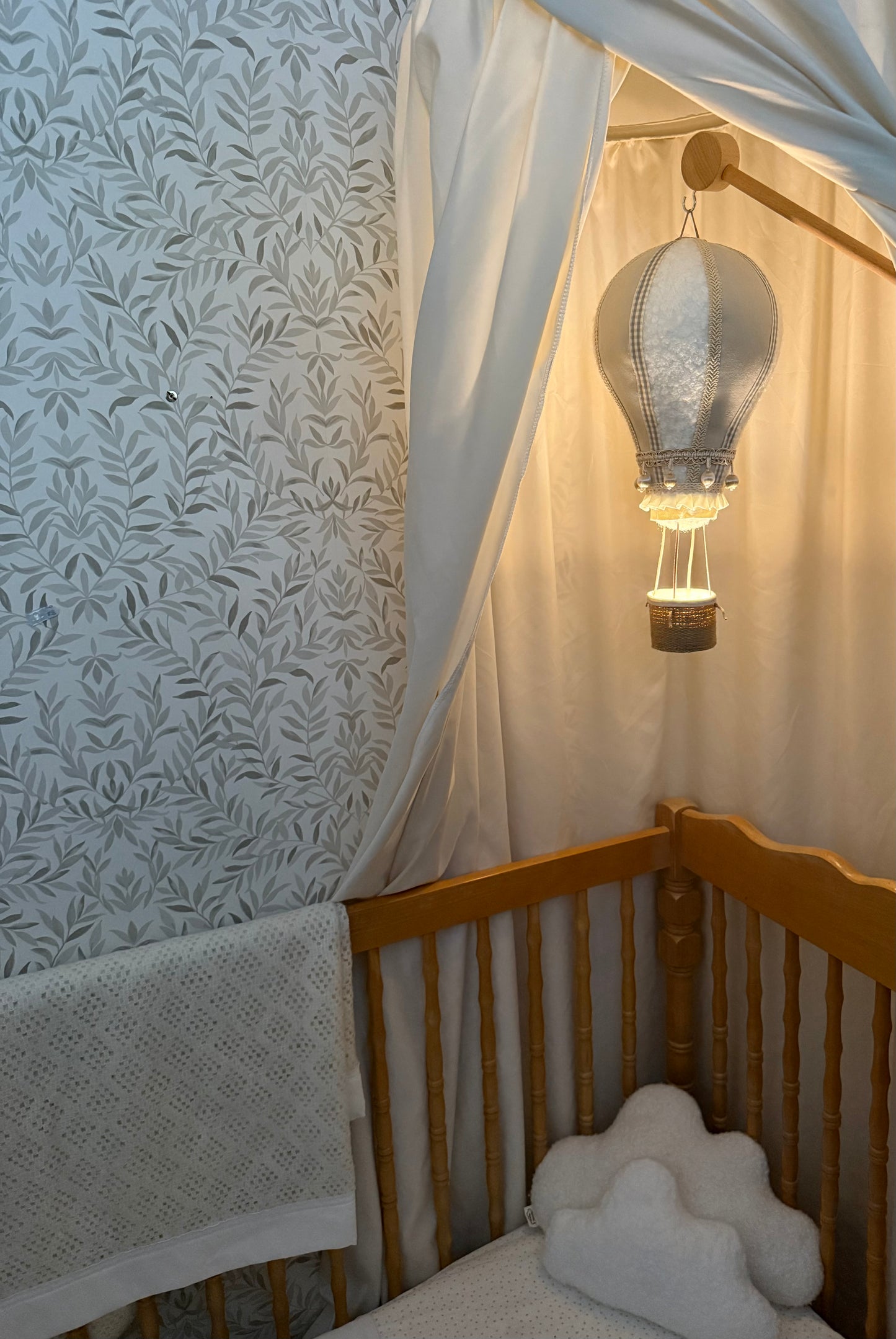 Hot air balloon night light. Nursery and children’s decor