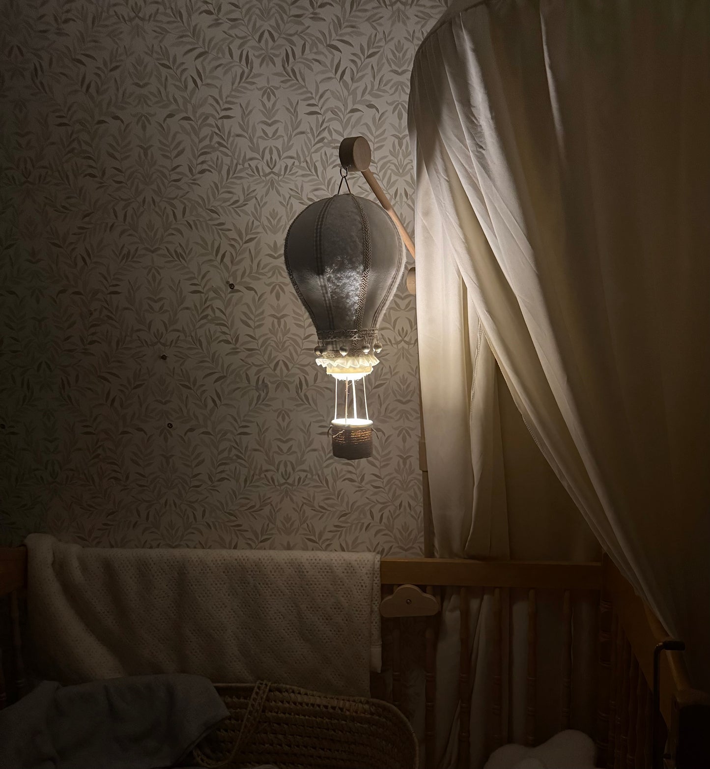 Hot air balloon night light. Nursery and children’s decor